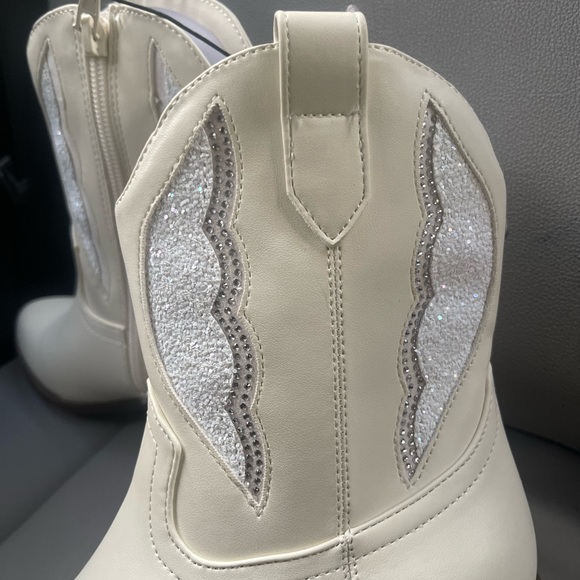 Madden NYC Little Girl & Big Girl Fashion Cowgirl White Boot Brand New! - Picture 4 of 8